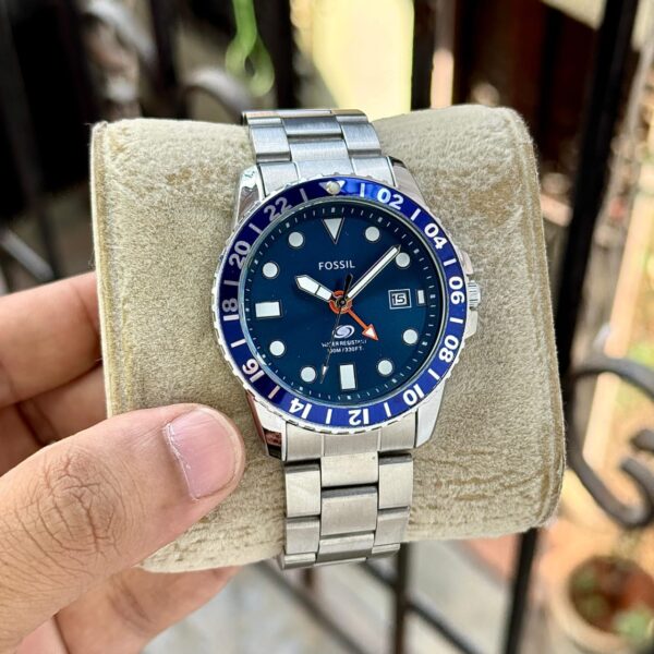 Fossil FS5991 men’s watch with blue bezel and steel strap