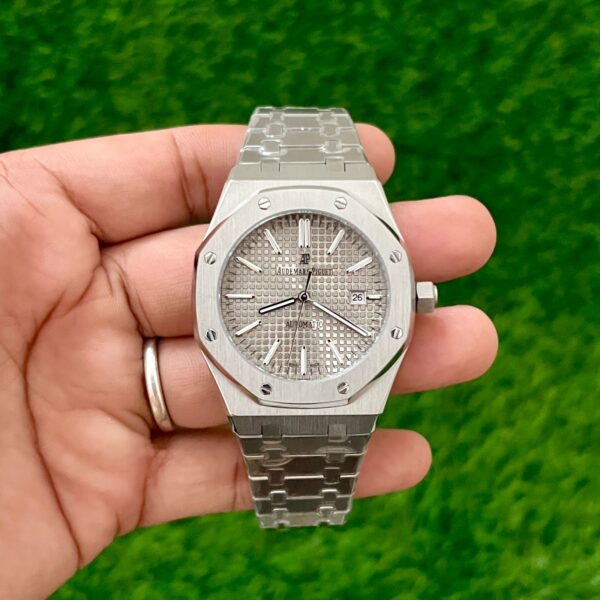 Audemars Piguet Royal Oak Stainless Steel Silver Semi-ETA Automatic Watch – 43mm