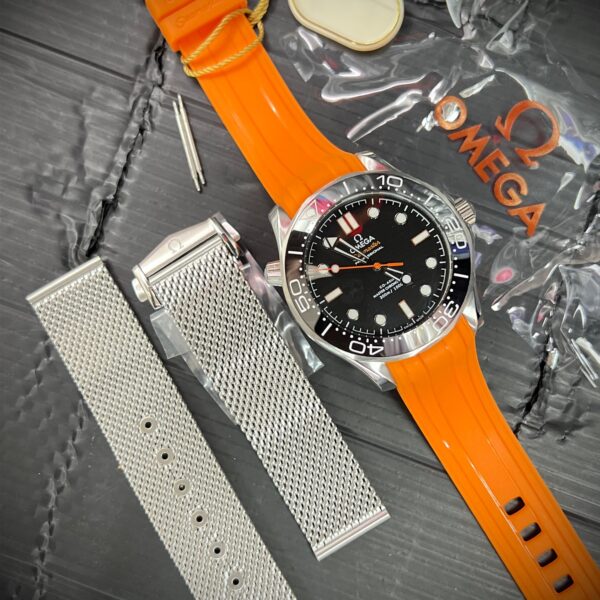 Omega Seamaster Diver 300M Emblematic Orange 2