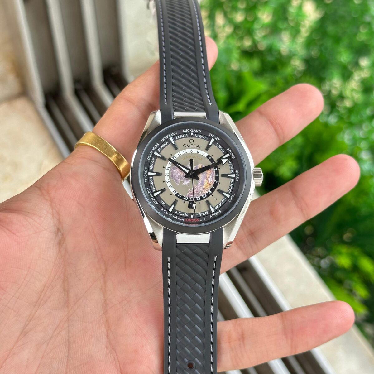 Omega Seamaster World Map 42 1 scaled