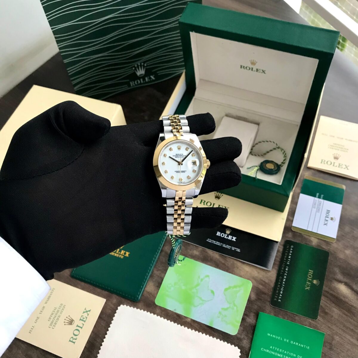 Rolex DateJust White 41 Mother of Pearl 4
