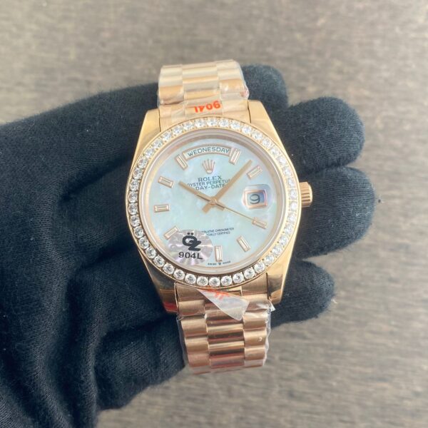 Rolex Day-Date President White Dial Diamond Bezel OZ