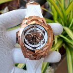 Hublot Big Bang Sang Bleu II King Gold 46mm men’s watch – rose gold case, white strap, chronograph