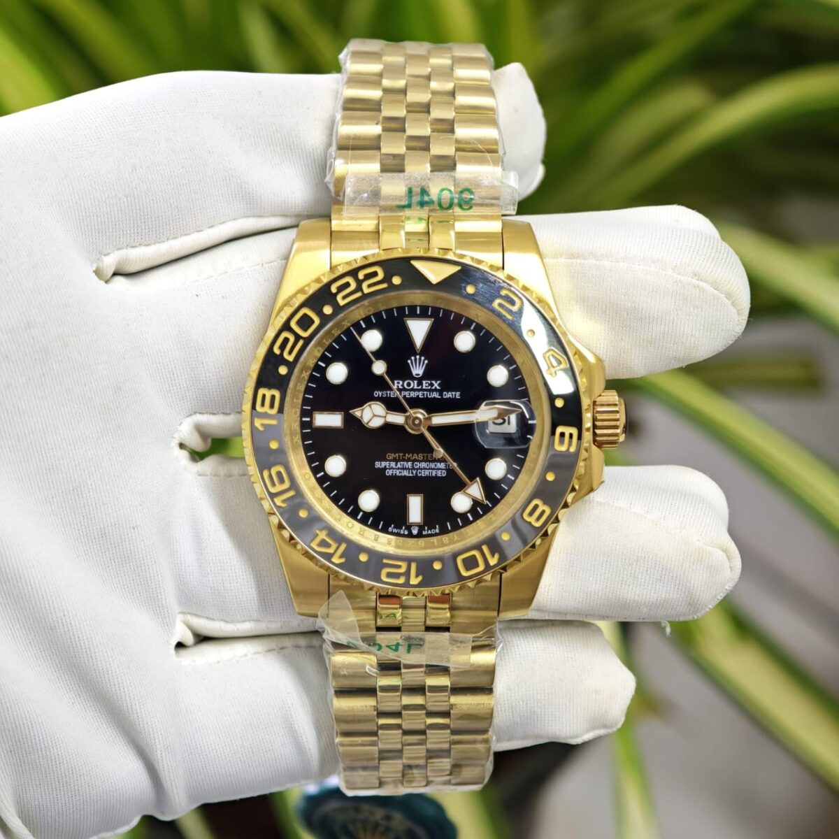 Rolex GMT-Master II men’s watch in gold with 40mm case