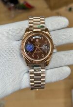 Rolex Day-Date 40 men’s automatic watch – brown dial, rose gold Jubilee bracelet