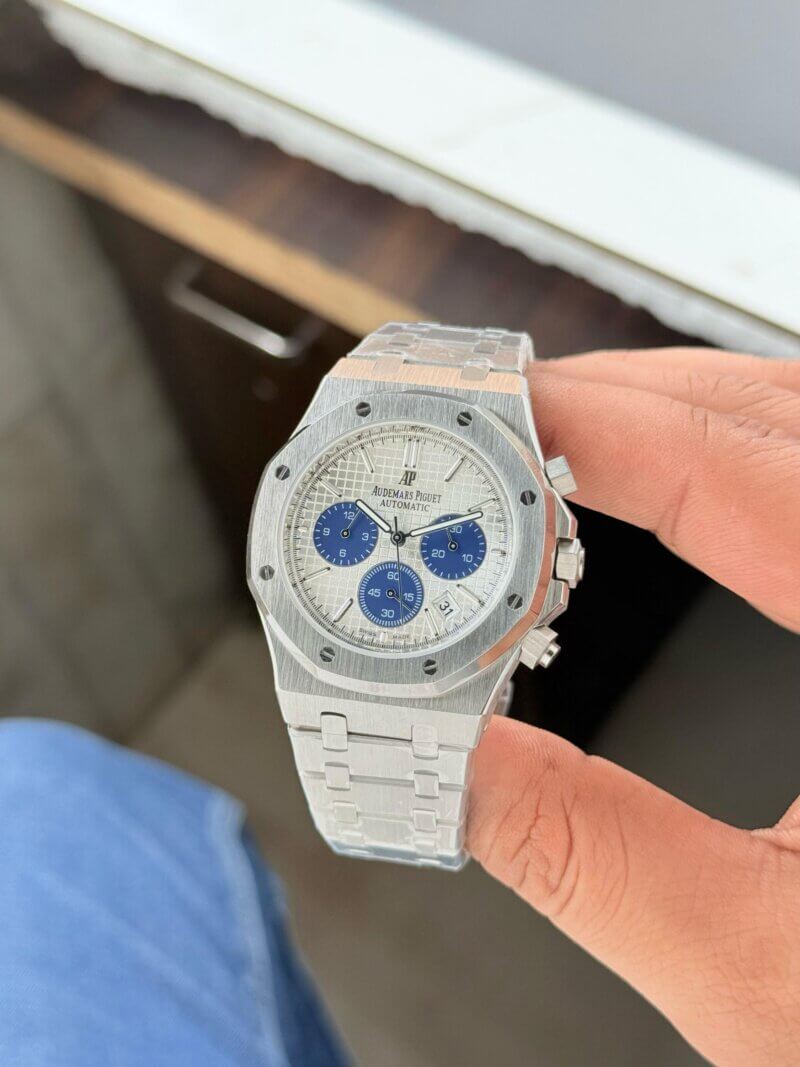 Audemars-Piguet-Royal-Oak-Chronograph-White-1-watchtown Audemars Piguet Royal Oak Chronograph White 1 watchtown