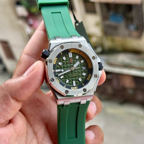 Audemars Piguet Royal Oak Offshore Diver Green 1 watchtown
