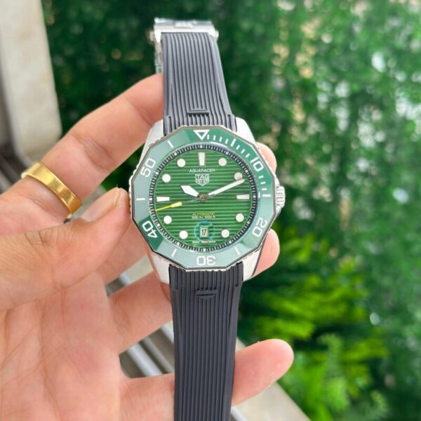 Tag Heuer Aquaracer 300M Green Diver