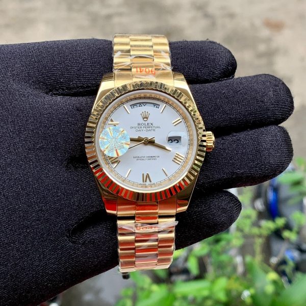 Rolex Day Date Gold Roman Dial 41mm 1