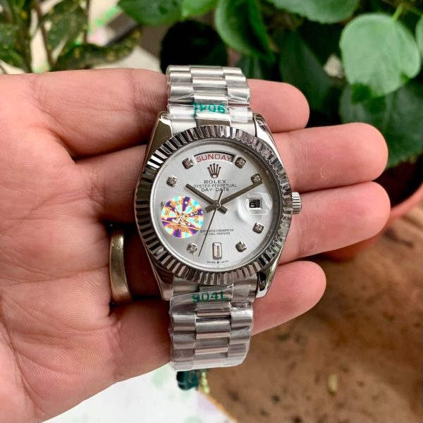 Rolex DayDate Diamond Figure Dial with Fluted Bezel 1